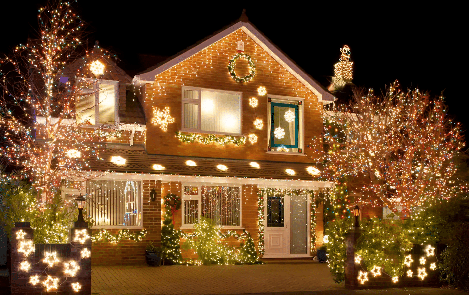 //www.cshelimeet.com/wp-content/uploads/2019/12/house-with-christmas-lights.png